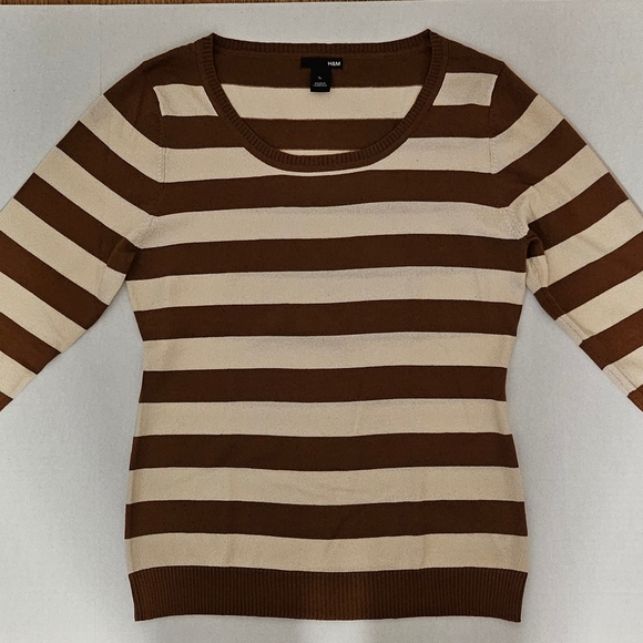 H&M Sweater - Picture 1 of 4